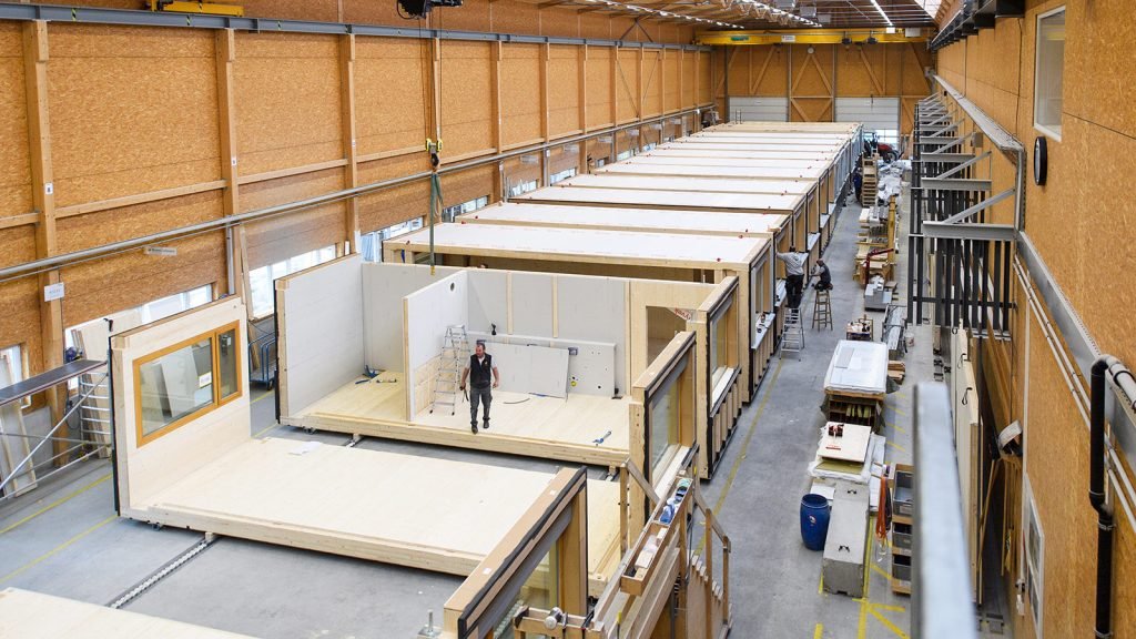La imagen tiene un atributo ALT vacío; su nombre de archivo es Prefabricada-Construccion-Modular-Construction-MENRO-1024x576.jpg